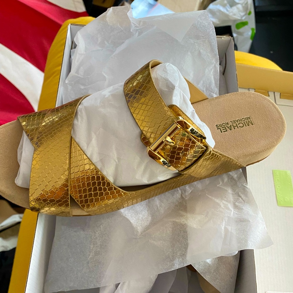 Michael kors sawyer slide in pale god 9 BNWT